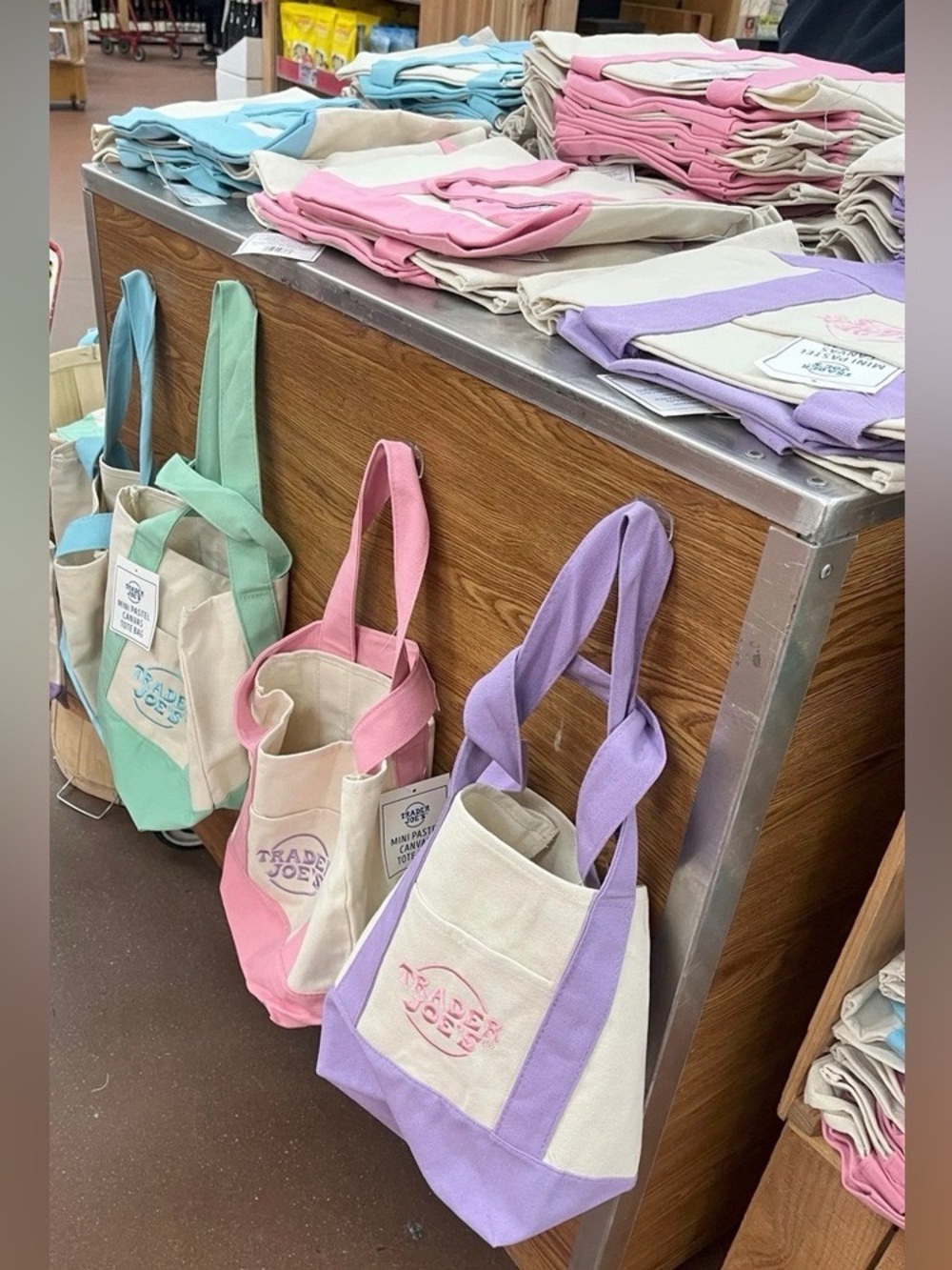 Trader Joe's 5 Pastel Canvas Tote Bag BUNDLE ~ 1 Large 💜 4 Minis 💜🩷🩵💚 NWT - Picture 10 of 10